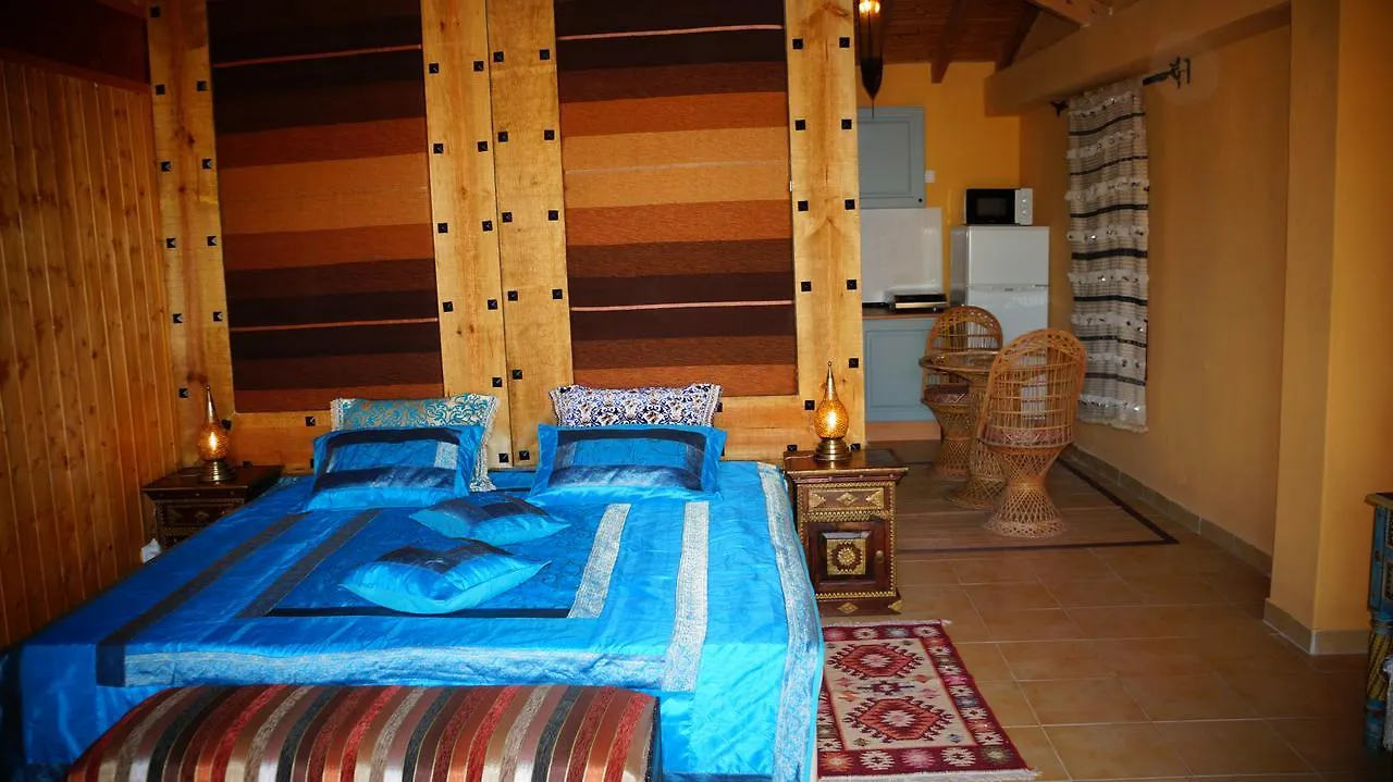 Aparthotel Inn Seventies Cheap & Chic Two Lagos
