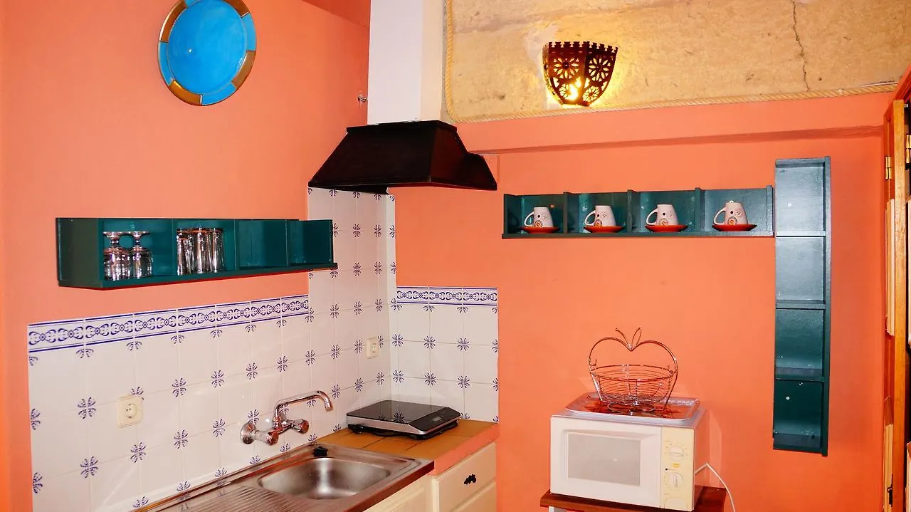 Aparthotel Inn Seventies Cheap & Chic Two Lagos