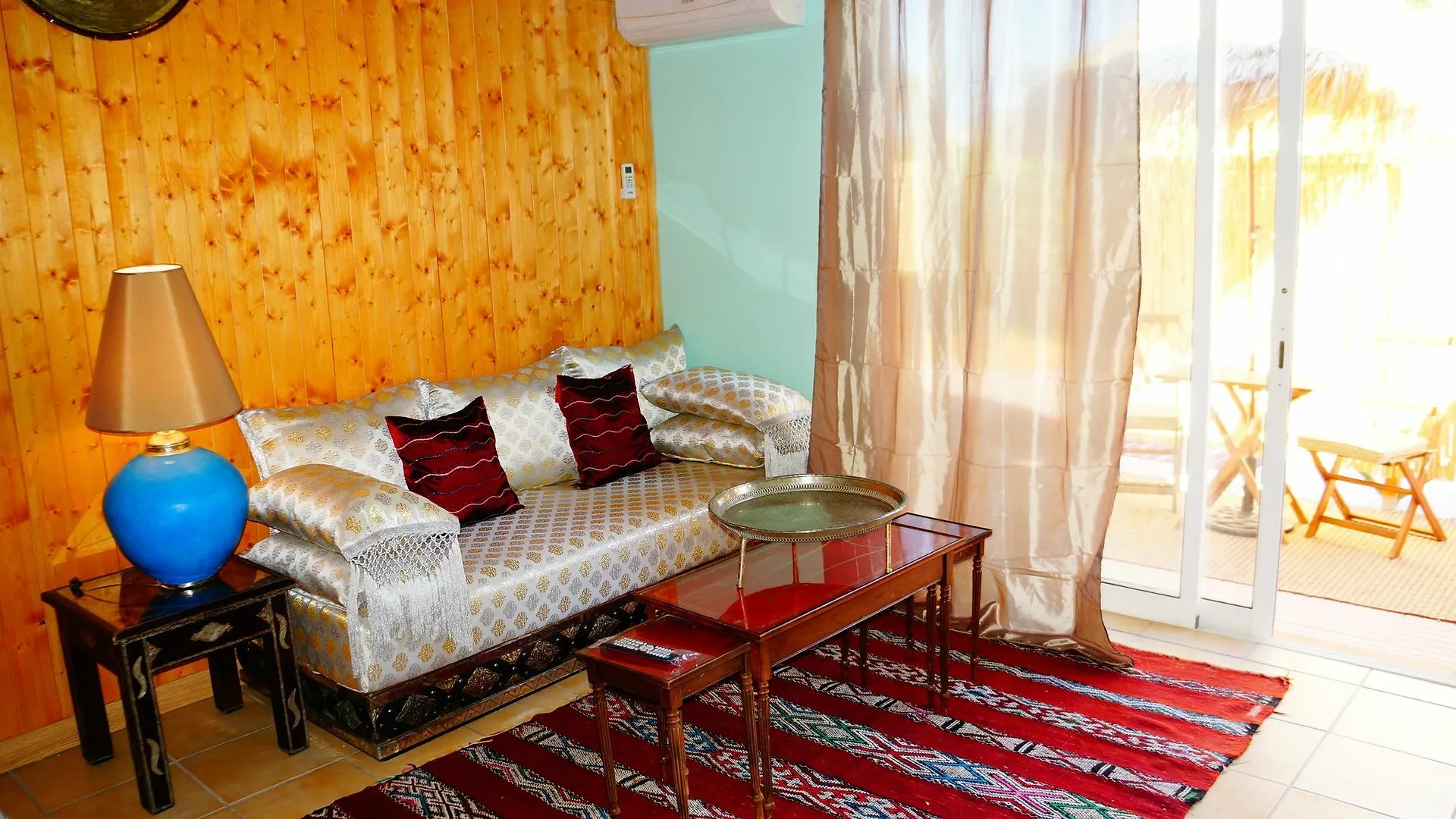 Inn Seventies Cheap & Chic Two Lagos Aparthotel