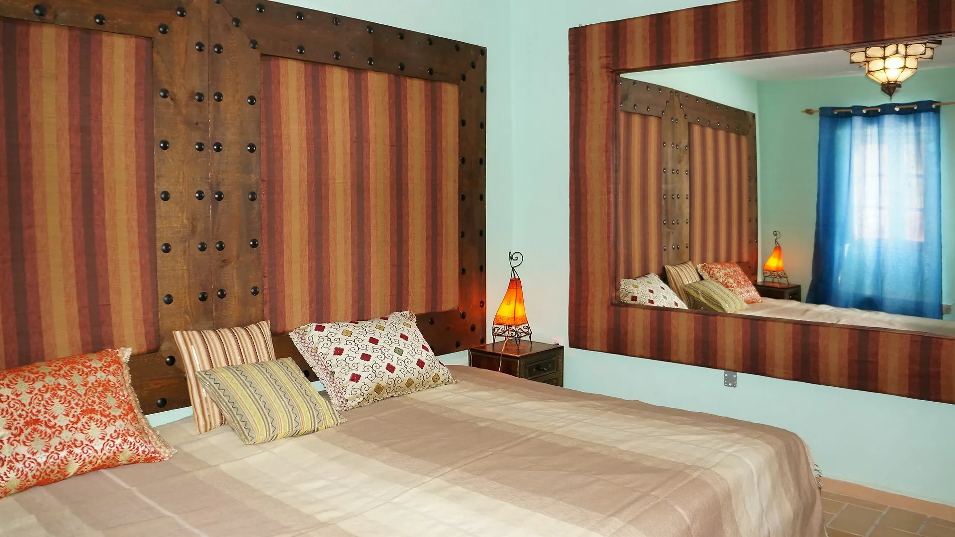 Inn Seventies Cheap & Chic Two Lagos Aparthotel