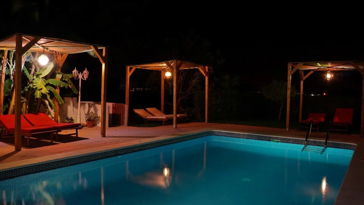Inn Seventies Cheap & Chic Two Lagos Aparthotel